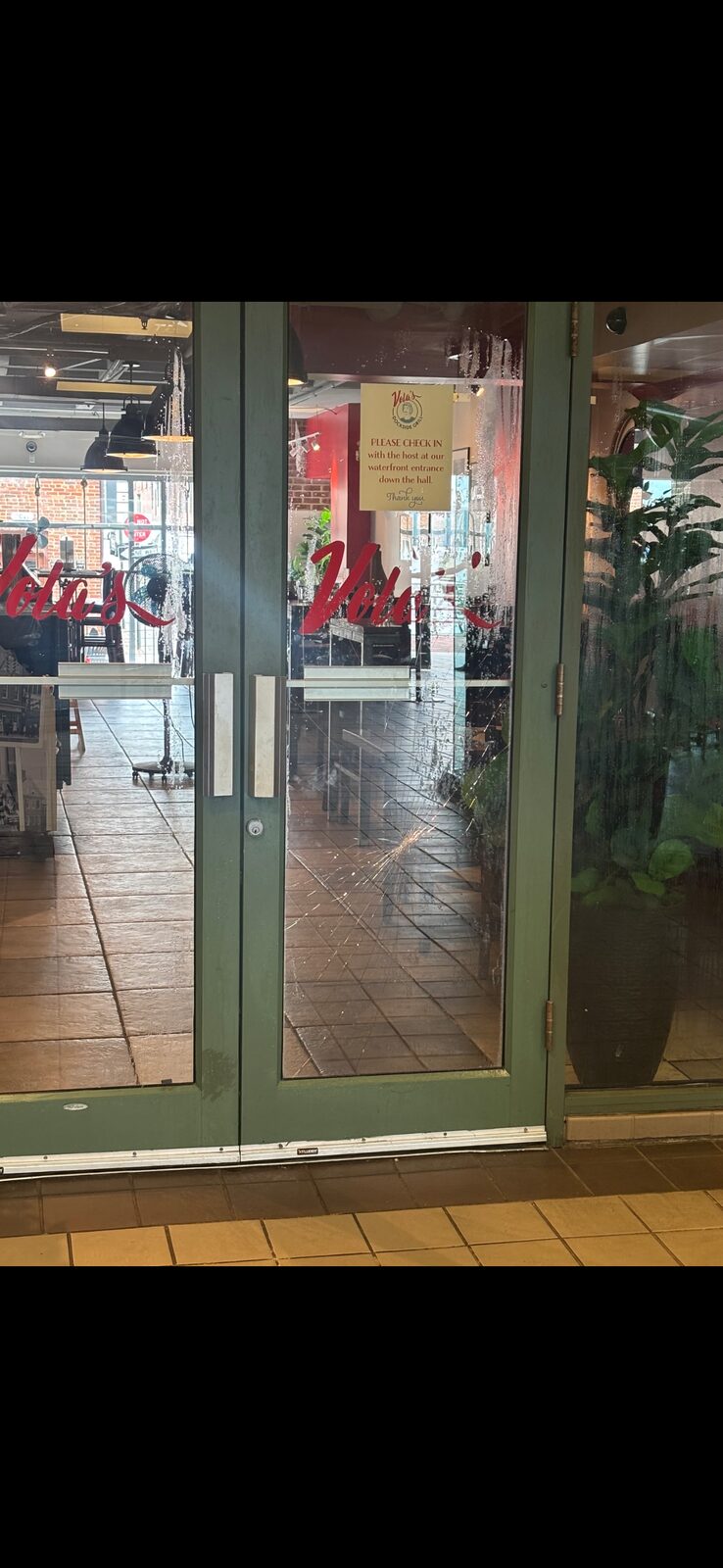 emergency commercial glass door replacement Washington DC