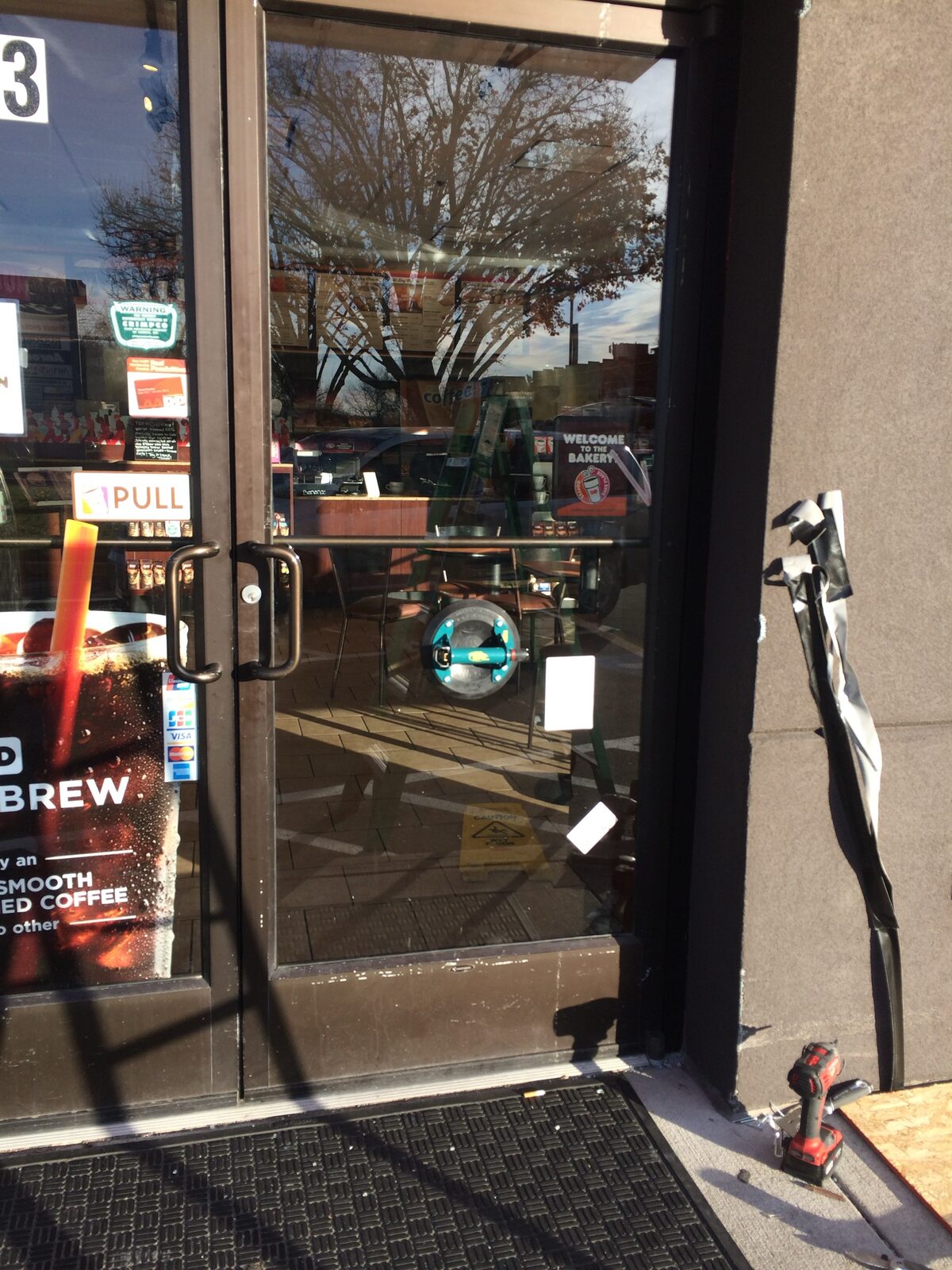 Commercial Glazing Contractor for Shopping Centers - Old Town Glass & Mirror project photo